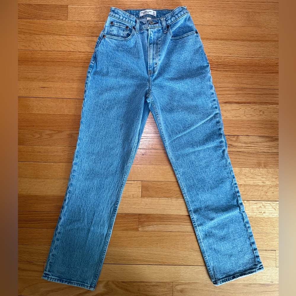 Abercrombie & Fitch Curve Love 90’s Straight Ultra High Rise Jeans